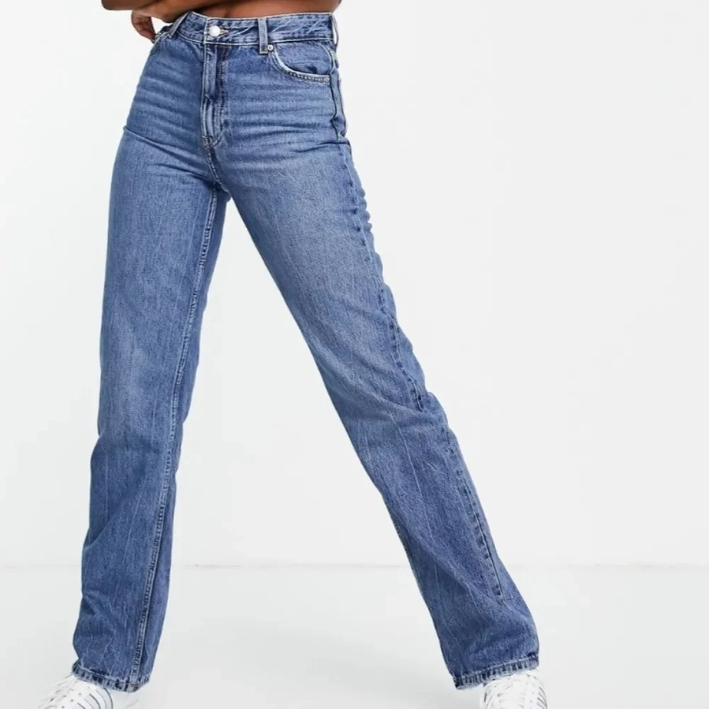 Bershka High Waist Straight Leg Dad Jeans in Medium Blue - Picture 1 of 8